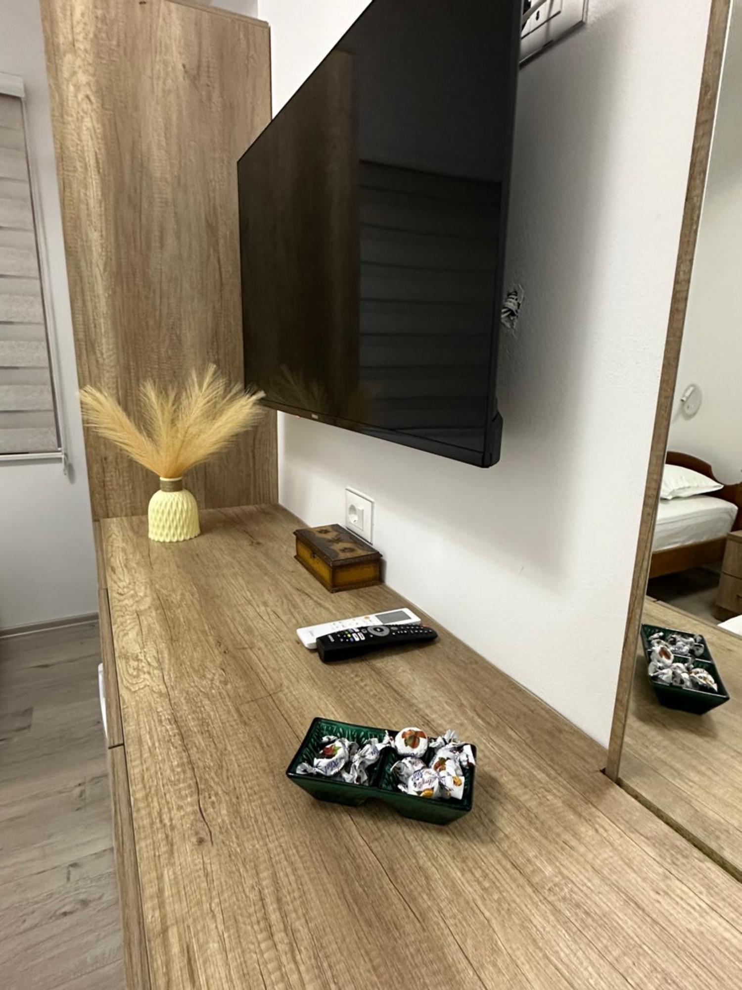 Lola'S Rooms Гірокастра Екстер'єр фото